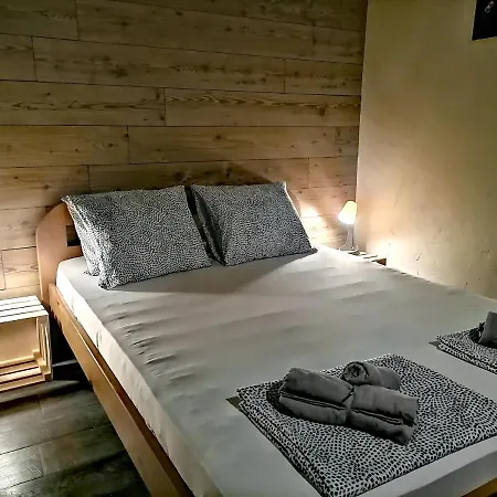 Apartment 18 - & Cozy *
