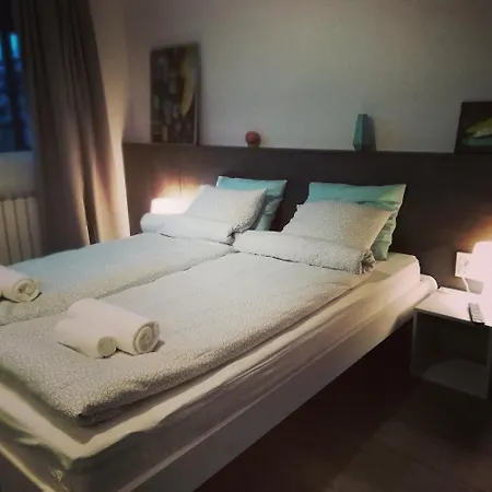 Apartment 18 - & Cozy *