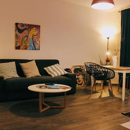 Apartment 18 - & Cozy